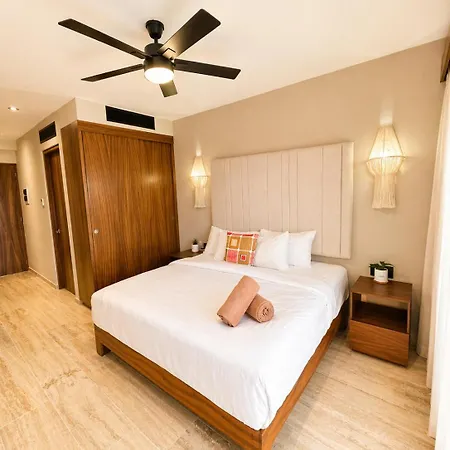 Sunset Studio Rooftop Pool Padel Tuk Apartment *