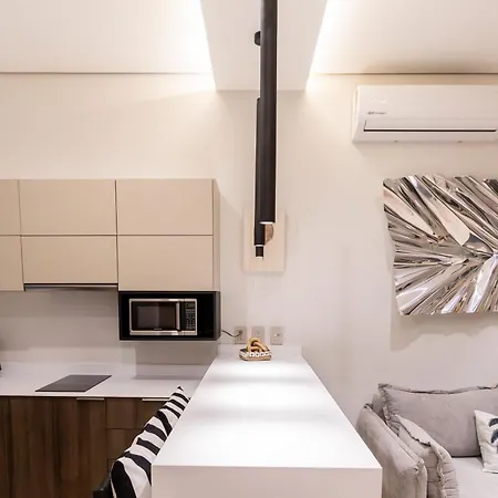 Art House - Filtered Water & 2 Free Clubs Zone Apartment *