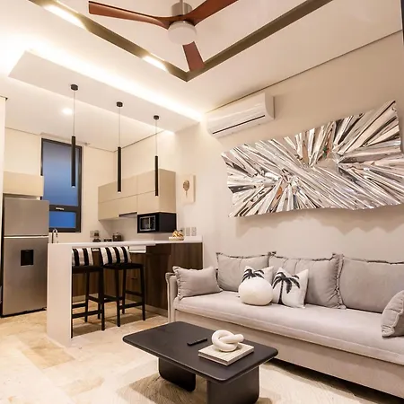 Art House - Filtered Water & 2 Free Clubs Zone Apartment *
