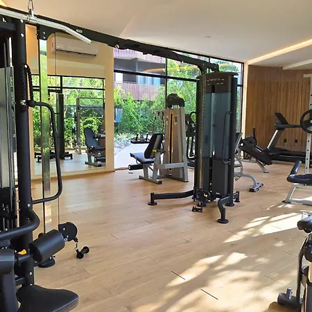 Apartment Art House - Filtered Water & 2 Free Clubs Zone