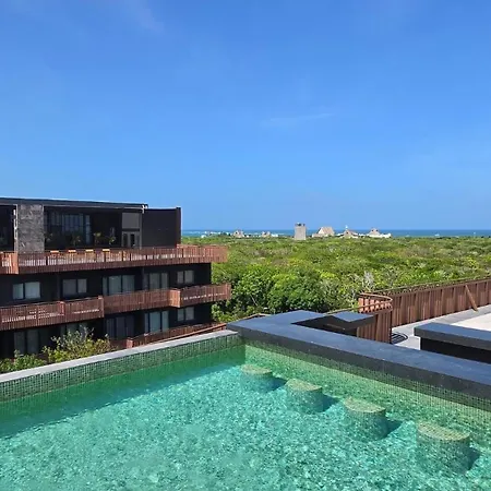 Art House - Filtered Water & 2 Free Clubs Zone Apartment
