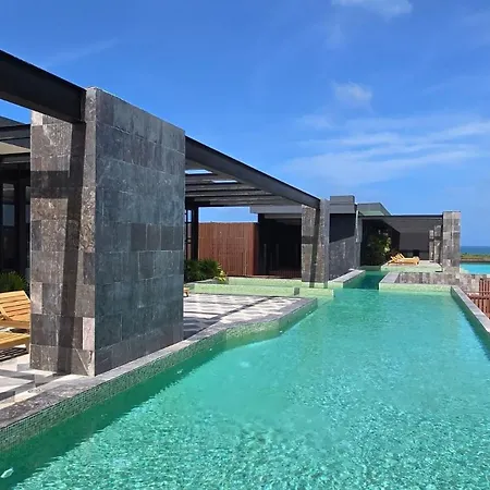 Art House - Filtered Water & 2 Free Clubs Zone * Tulum