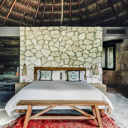 Hotel Nomade Temple 4*
