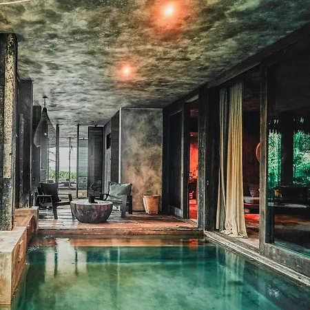 Nomade Temple Hotel