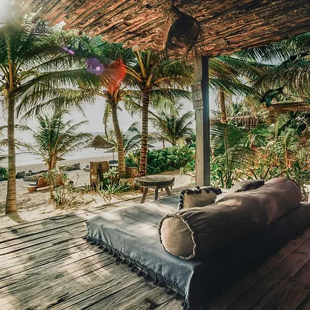 Hotel Nomade Temple 4*