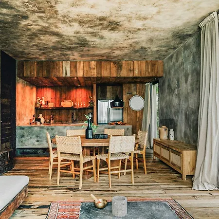 Nomade Temple Hotel