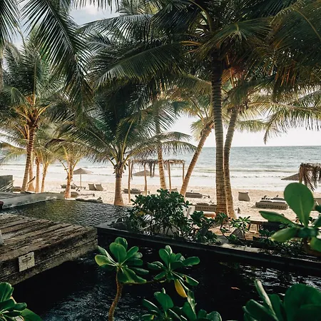 Nomade Temple Hotel 4*