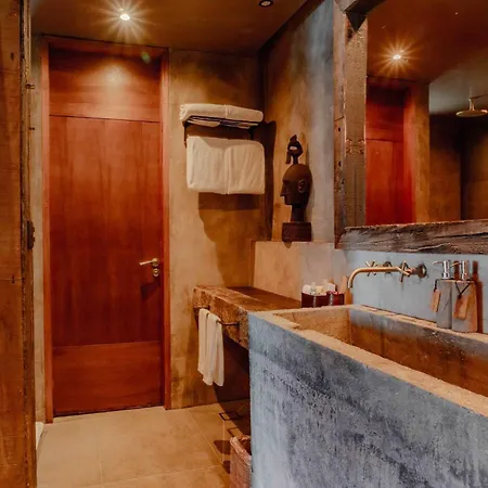 Nomade Temple Hotel 4*