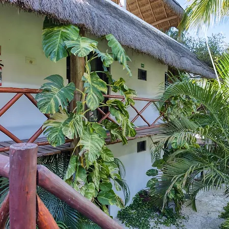 Kin Ha Hotel 3*