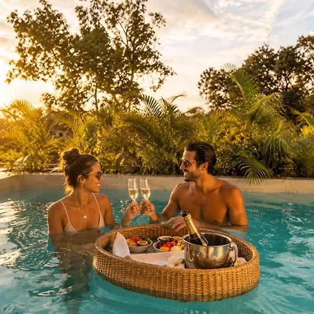 Villa 240m2 - 16 Persons - 6 - 2 Swimming Pool - 3 Jacuzzis *