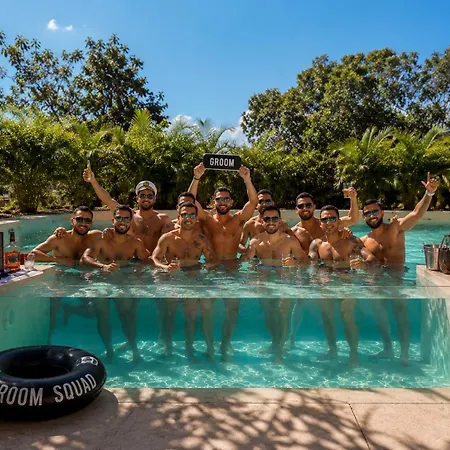 240m2 - 16 Persons - 6 - 2 Swimming Pool - 3 Jacuzzis