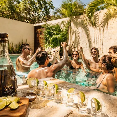 240m2 - 16 Persons - 6 - 2 Swimming Pool - 3 Jacuzzis * Tulum