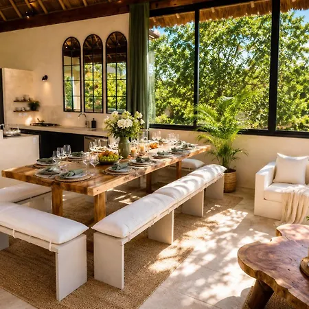 240m2 - 16 Persons - 6 - 2 Swimming Pool - 3 Jacuzzis Villa