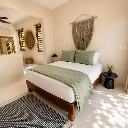 240m2 - 16 Persons - 6 - 2 Swimming Pool - 3 Jacuzzis Villa