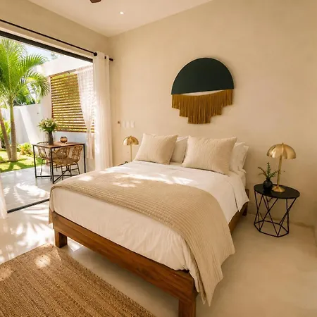 240m2 - 16 Persons - 6 - 2 Swimming Pool - 3 Jacuzzis Villa *