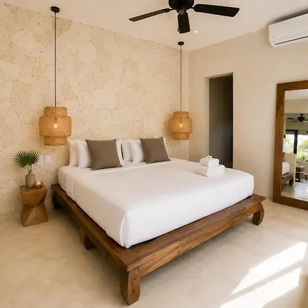 Villa 240m2 - 16 Persons - 6 - 2 Swimming Pool - 3 Jacuzzis *