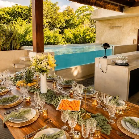Villa 240m2 - 16 Persons - 6 - 2 Swimming Pool - 3 Jacuzzis *