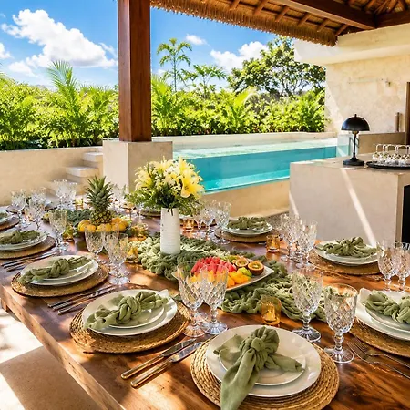 240m2 - 16 Persons - 6 - 2 Swimming Pool - 3 Jacuzzis