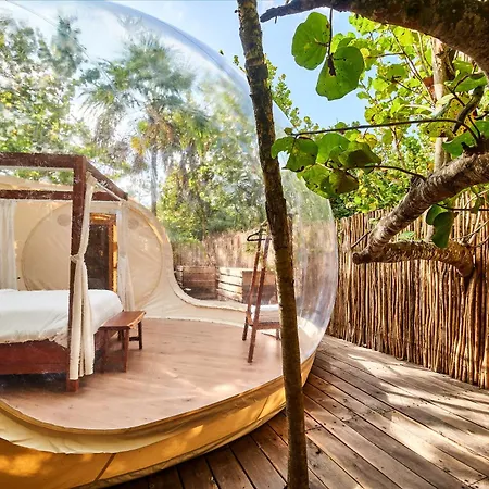 Hotel cápsula Astral 4*