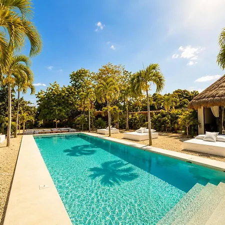 Luxauthentika Villa *