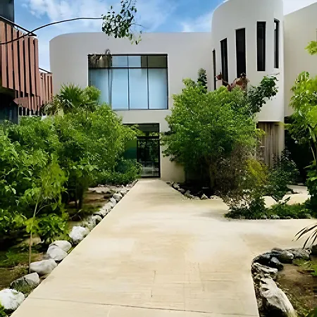 Jungle Guardian - Rooftop Pool & Club Сasa de vacaciones *