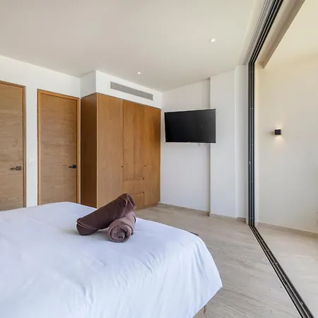 Mistiq Gardens 2 *