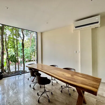 Luxury Loft Minutes From The Sea!