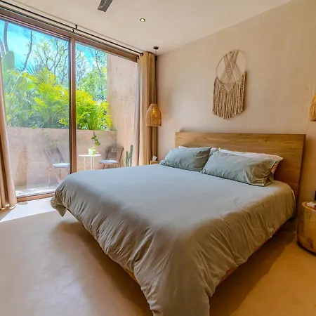 Jungle Apt, Private Pool & Security 24 Apartment
