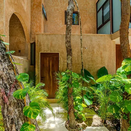 Jungle Apt, Private Pool & Security 24