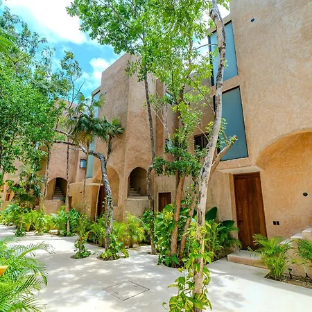 Jungle Apt, Private Pool & Security 24 Apartment