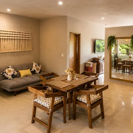 Luxury Penthouse With Private Plunge Pool In Apartment *