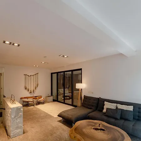 Apartment Stylish 3br Retreat In Serene Luxury Setting *