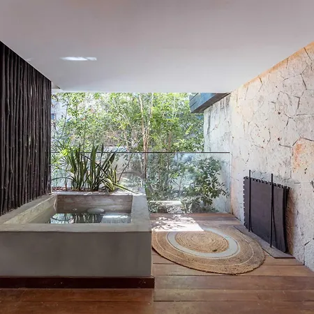 Stylish 3br Retreat In Serene Luxury Setting *
