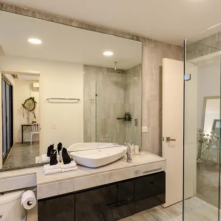 Stylish 3br Retreat In Serene Luxury Setting Tulum