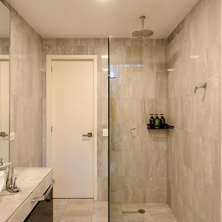 Stylish 3br Retreat In Serene Luxury Setting Apartment *