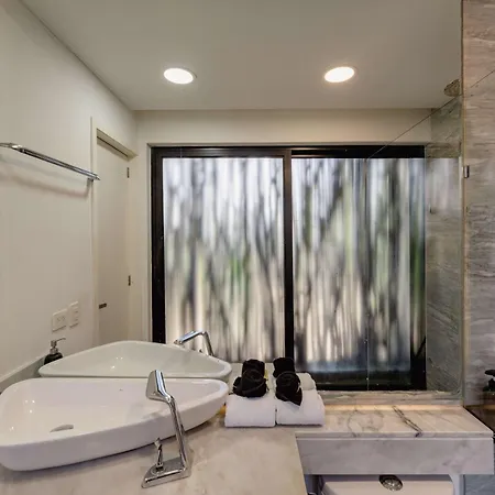 Apartment Stylish 3br Retreat In Serene Luxury Setting