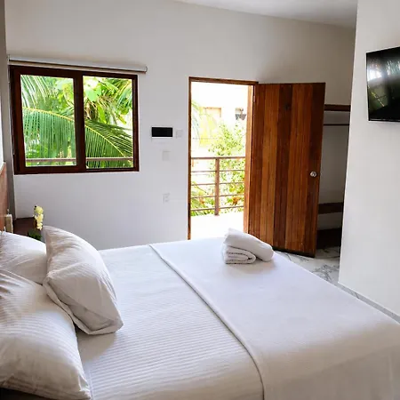 Centrico Hotel *