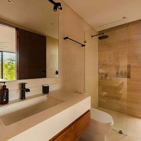 Villa Luxury 5 Bedroom Pool Tiki Bar & Outdoor Gym Tulum