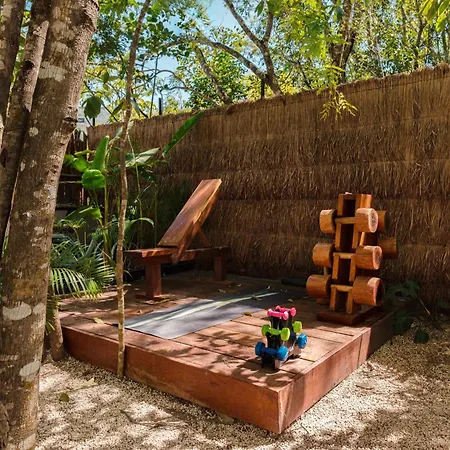 Villa Luxury 5 Bedroom Pool Tiki Bar & Outdoor Gym