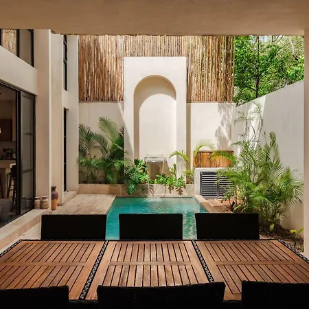 Luxury 4 Bedroom With Private Rooftop Pool Holiday home