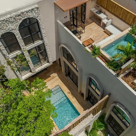 Luxury 4 Bedroom With Private Rooftop Pool