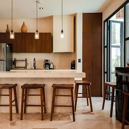 Luxury 4 Bedroom With Private Rooftop Pool Holiday home *