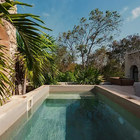 Luxury 4 Bedroom With Private Rooftop Pool *