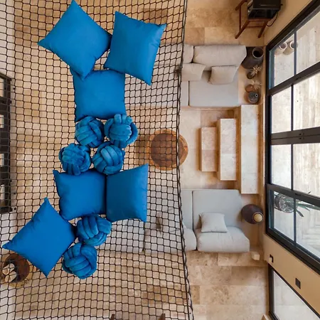 Holiday home Luxury 4 Bedroom With Private Rooftop Pool