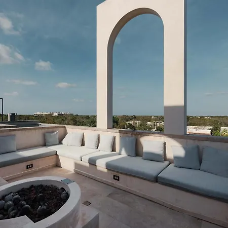 Holiday home Luxury 4 Bedroom With Private Rooftop Pool
