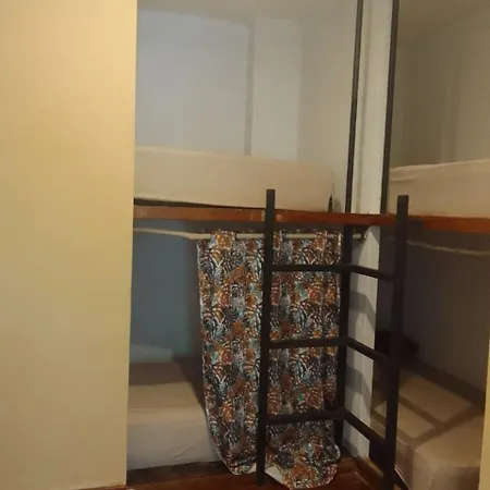 Capsule hotel Capsulas *