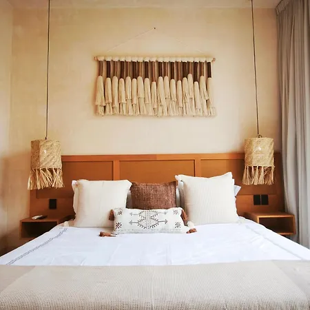 Oniric Apartahotel 4*
