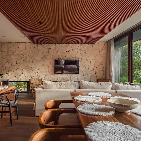 Luxury Jungle With Private Pool & Jacuzzi *