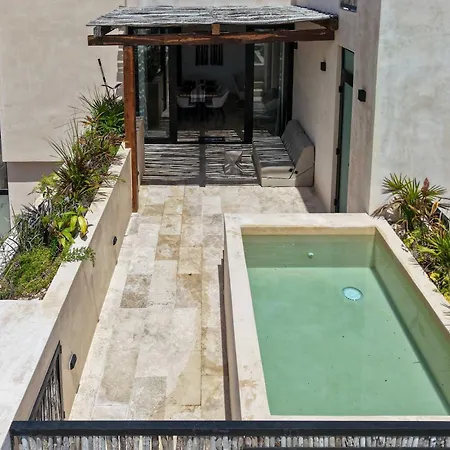 Holiday home Grand Private Pool Rooftop Oasis Near The