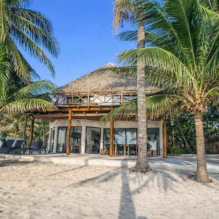 Beachfront With Private Heated Pool Jacuzzi Sauna Ocean Views & Ac - 7th Heaven Holiday home *